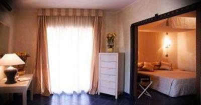 фото отеля Baia dei Faraglioni Beach Resort