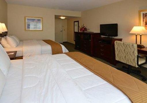 фото отеля Clarion Inn Martha's Vineyard