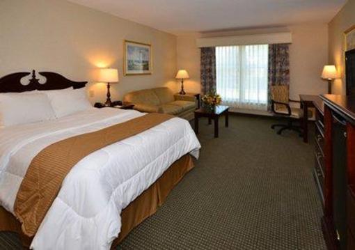 фото отеля Clarion Inn Martha's Vineyard