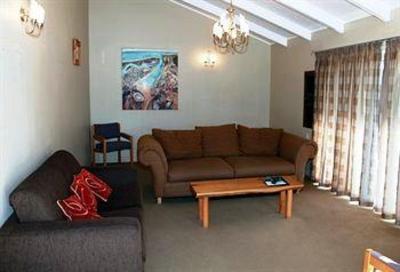 фото отеля Edgewater Motel Te Anau