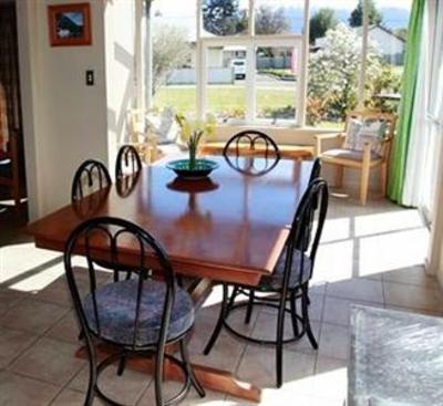 фото отеля Edgewater Motel Te Anau