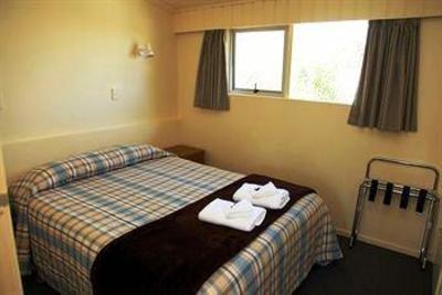 фото отеля Edgewater Motel Te Anau