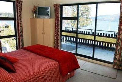 фото отеля Edgewater Motel Te Anau