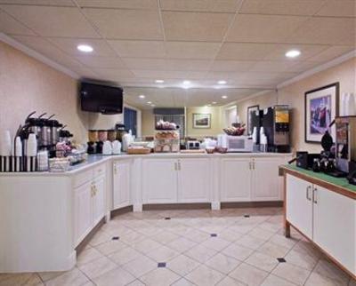 фото отеля La Quinta Inn Tampa East Fairgrounds