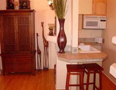 фото отеля Big Blue House Bed & Breakfast Tucson