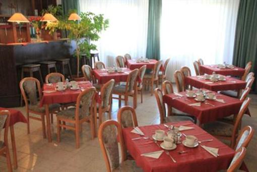 фото отеля Hotel Turist Bratislava