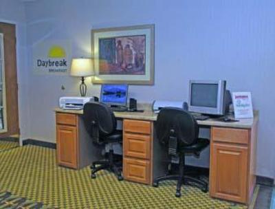 фото отеля Days Inn & Suites DIA-Denver International Airport