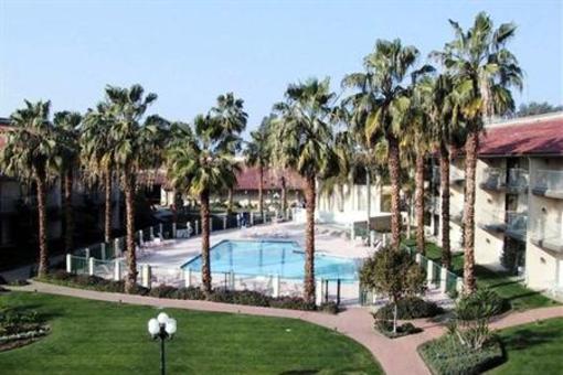 фото отеля DoubleTree by Hilton Bakersfield