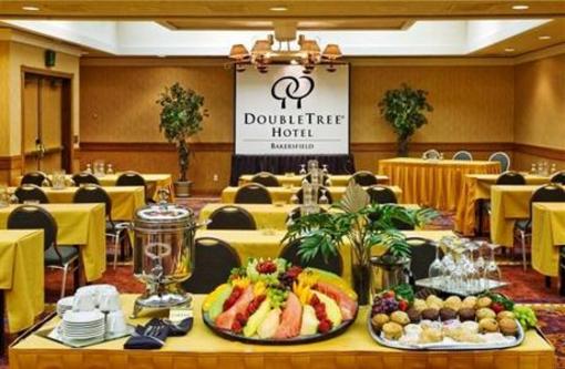 фото отеля DoubleTree by Hilton Bakersfield