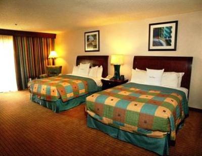 фото отеля DoubleTree by Hilton Bakersfield