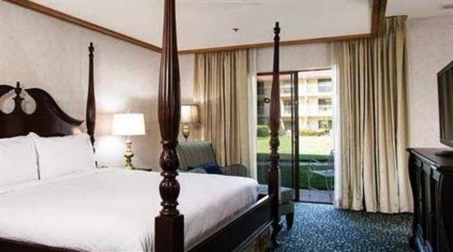фото отеля DoubleTree by Hilton Bakersfield