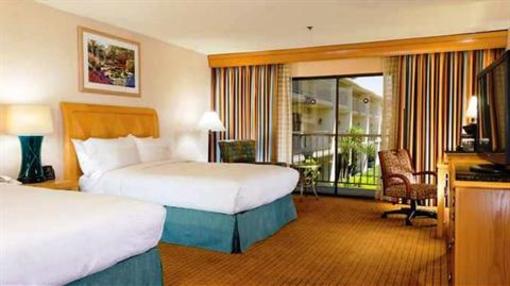 фото отеля DoubleTree by Hilton Bakersfield