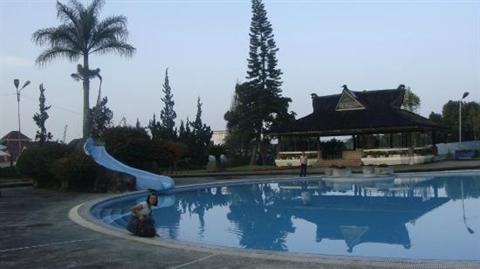 фото отеля Grand Mutiara Hotel Berastagi