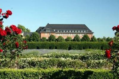 фото отеля Gastehaus Am Schlosspark Gustrow