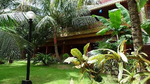 фото отеля Alona Tropical Beach Resort