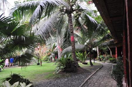 фото отеля Alona Tropical Beach Resort