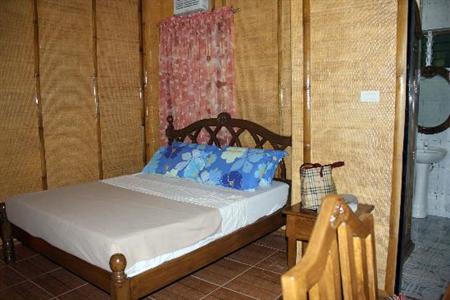 фото отеля Alona Tropical Beach Resort