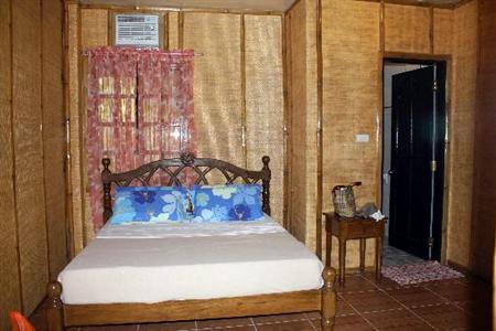 фото отеля Alona Tropical Beach Resort