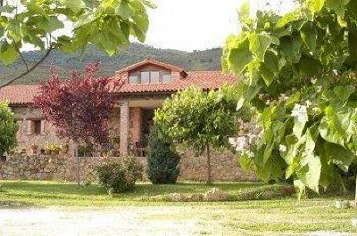 фото отеля La Sayuela Bed & Breakfast Candeleda
