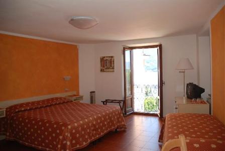 фото отеля Hotel Garni Corona