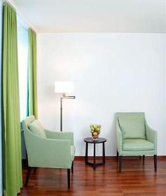 фото отеля Helmhaus Swiss Quality Hotel
