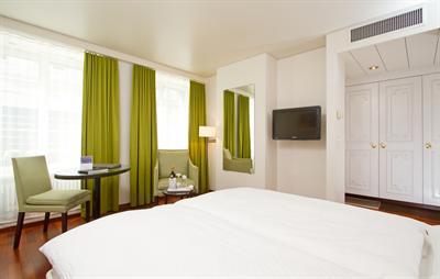 фото отеля Helmhaus Swiss Quality Hotel