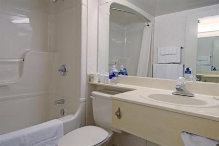 фото отеля Quality Hotel Montreal East Olympic Parc