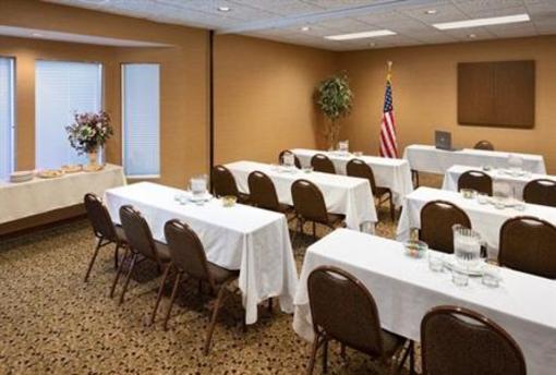фото отеля ClubHouse Inn & Suites Albuquerque