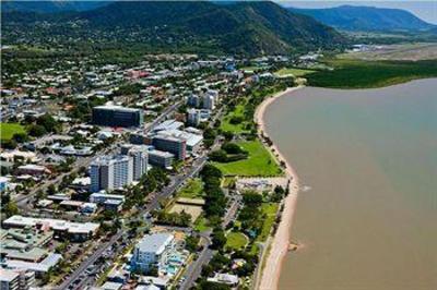 фото отеля Rydges Esplanade Resort Cairns
