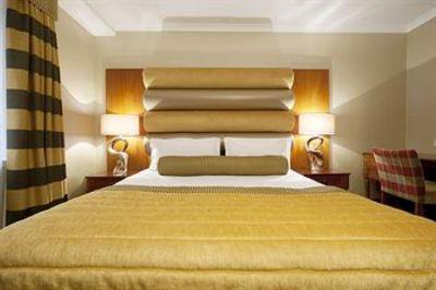 фото отеля Carlton George Hotel