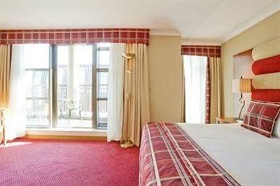 фото отеля Carlton George Hotel