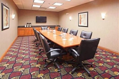 фото отеля Holiday Inn Hotel & Suites Grand Junction-Airport