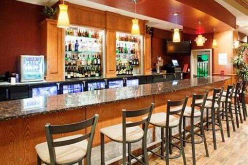 фото отеля Holiday Inn Hotel & Suites Grand Junction-Airport
