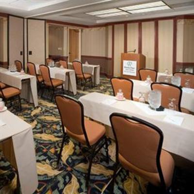 фото отеля DoubleTree Suites by Hilton Raleigh-Durham