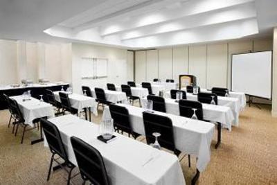 фото отеля Four Points by Sheraton Durham at Southpoint