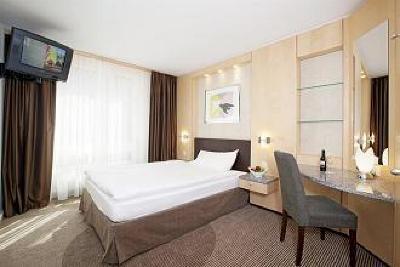 фото отеля Moevenpick Hotel Zurich-Regensdorf
