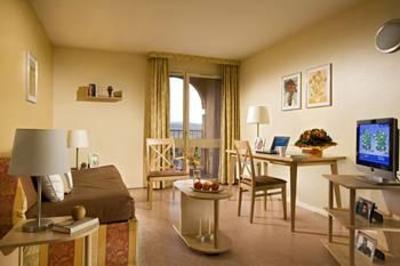 фото отеля Citadines Apart'hotel Aix Jas de Bouffan