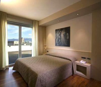 фото отеля Hotel Europa Latina