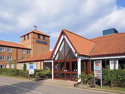 фото отеля Novotel Stevenage