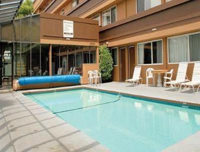 фото отеля Days Inn Victoria On The Harbour
