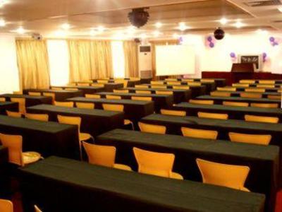 фото отеля Golden World Hotel