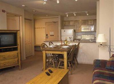 фото отеля Whistler Town Plaza Suites