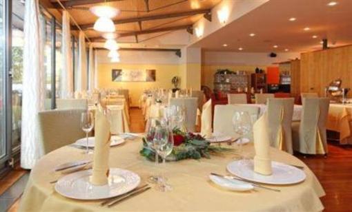 фото отеля Schloss Hunigen Swiss Quality Parkhotel Konolfingen