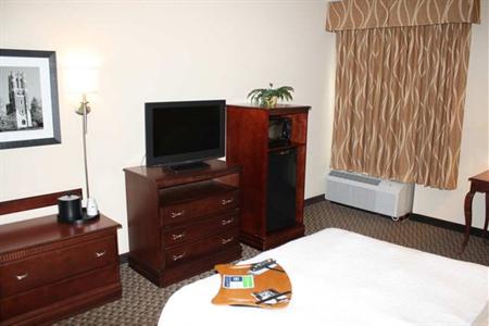 фото отеля Hampton Inn East Lansing