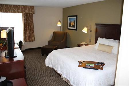 фото отеля Hampton Inn East Lansing