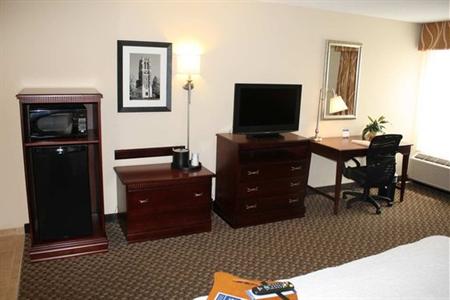фото отеля Hampton Inn East Lansing