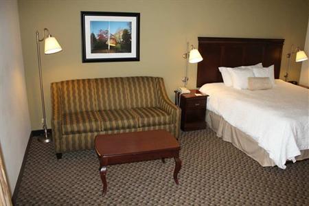 фото отеля Hampton Inn East Lansing