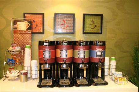 фото отеля Hampton Inn East Lansing