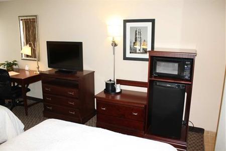 фото отеля Hampton Inn East Lansing