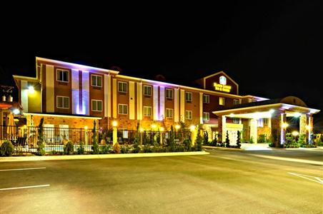 фото отеля BEST WESTERN PLUS Blanco Luxury Inn & Suites